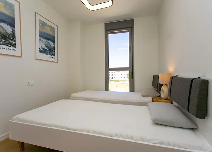 Marina Real Iii T Apartment