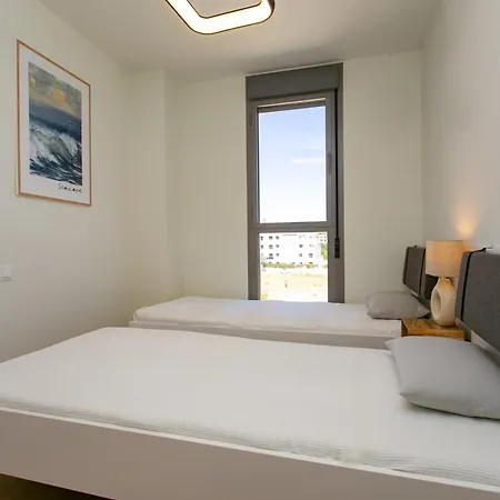 Marina Real Iii T Apartment